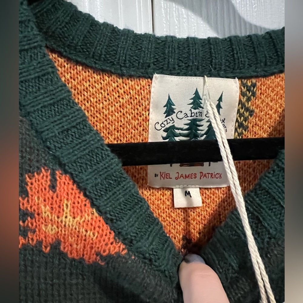 Rich emerald green shade
Cozy fabric - Picture 3 of 7